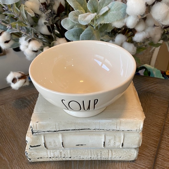 Rae Dunn artisan collection white ‘SOUP’ bowl, personal size EUC collectible - Picture 4 of 4